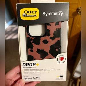iPhone 13 Pro Otterbox Symmetry